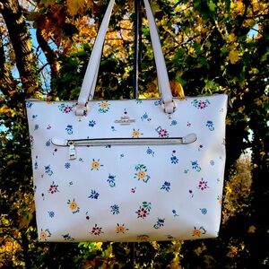 Coach Tote wildflower print chalk multi purse